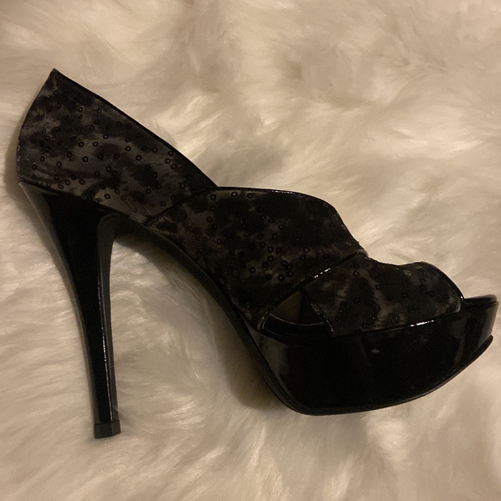 Guess‎ High Heal shoes - Picture 7 of 12